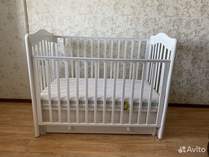 Детская кроватка Гандылян Ванечка с маятником