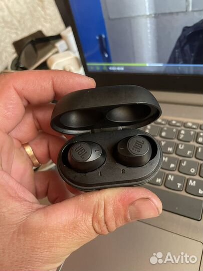 Беспроводные наушники jbl