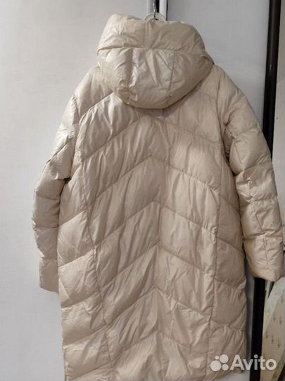 Пуховик женскийдо56 размера