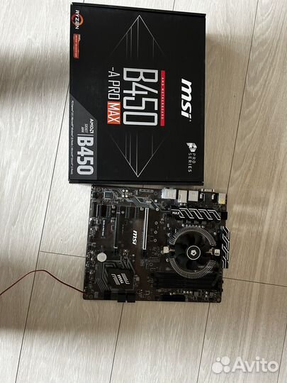 Материнская плата с процессором