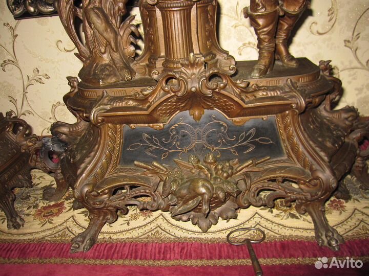 Большие Каминные часы с подсвечниками.19 век Рыбак