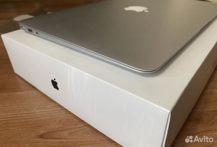 Macbook air 13 2018 8/256гб идеал