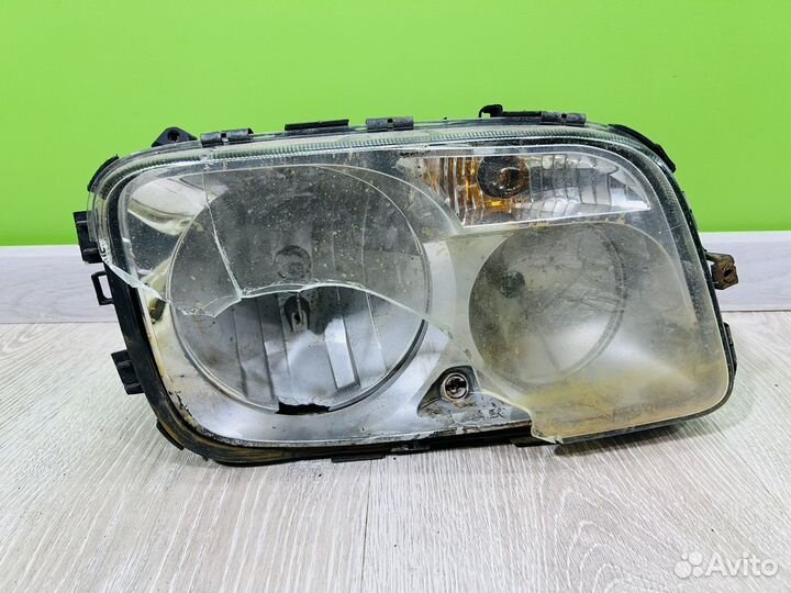 Фара правая Mercedes Actros MP3 W943