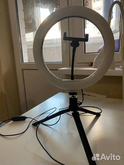 Кольцевая лампа со штативом