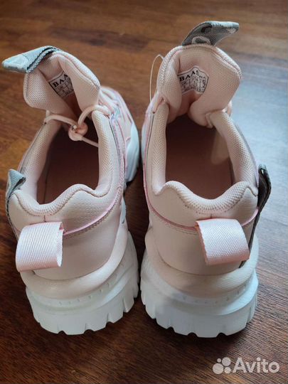 Кроссовки женские 38 размер новые