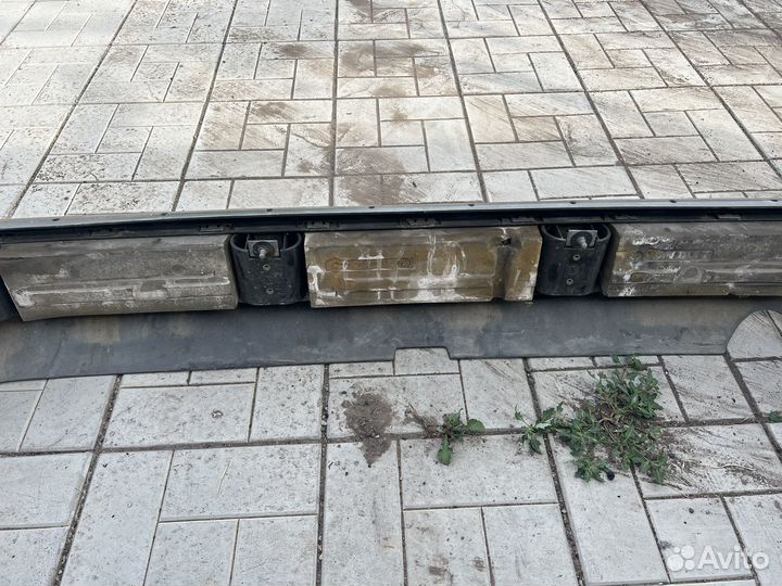 Бампер задний мерседес w124