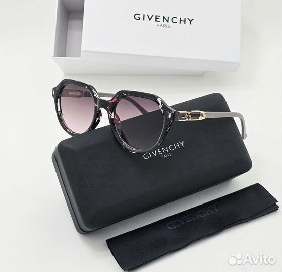 Солнцезащитные очки givenchy