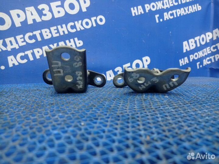 Петля двери Hyundai Solaris 1 хэтчбек G4FA 2012