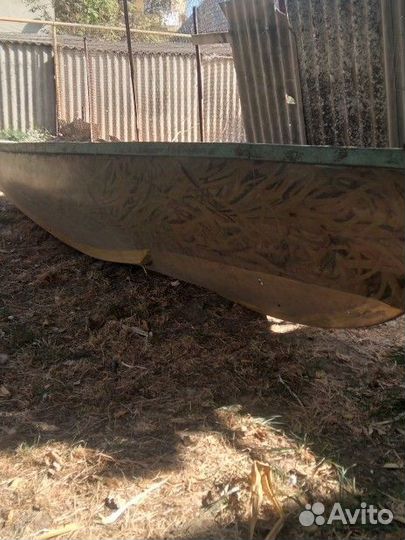 Лодка Пелла