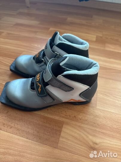 Лыжные ботинки