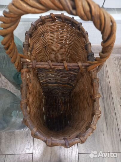 Корзина с бутылями