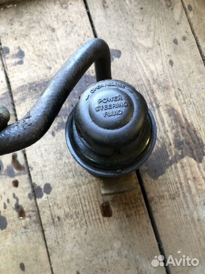 Бачок гура Hyundai Sonata 4 EF