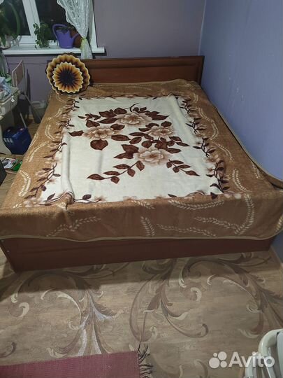 Спальный гарнитур