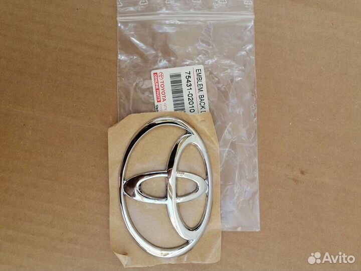 Эмблемы для Toyota Corolla