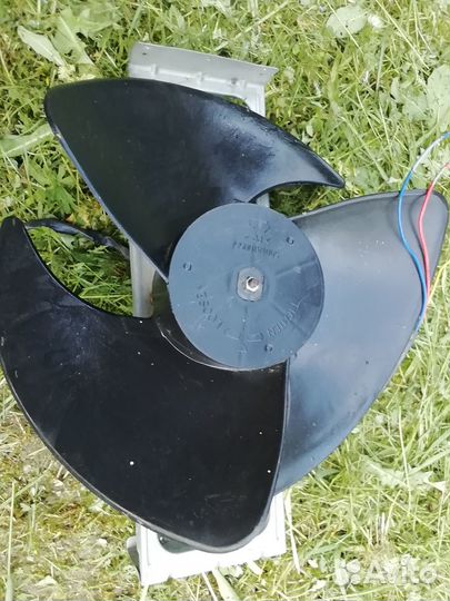 Вентиляторы осевые, диам 38см, 220В на кронштейне