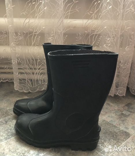 Резиновые сапоги