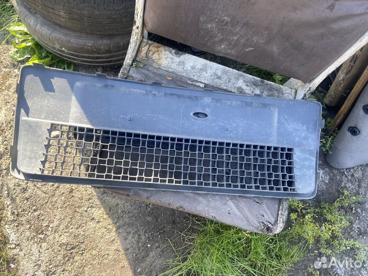 Решетка бампера нижняя Ford Fusion