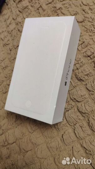 Коробка от iPhone 6s и JBL charge 3