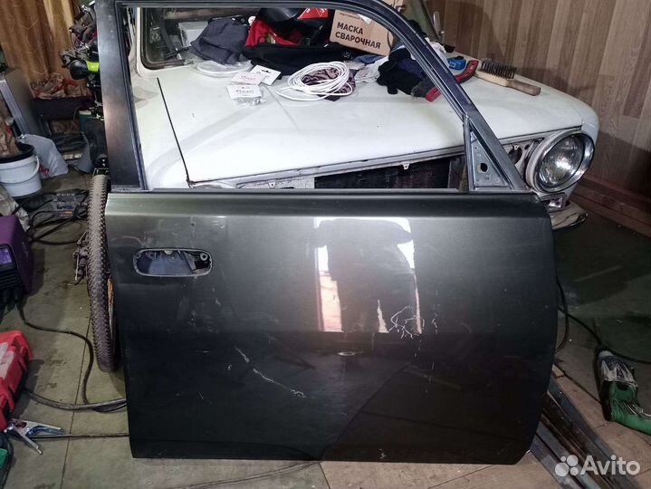 Двери правые Toyota bb/Scion xb