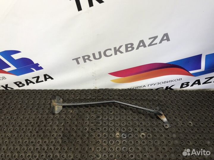 1292819 Кронштейн подножки правый Daf XF105