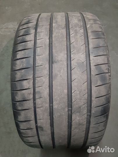 Michelin Pilot Sport 4 S 235/35 R19 и 305/30 R19