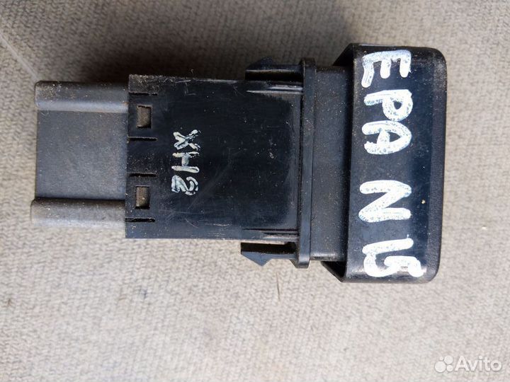 Кнопка аварийной сигнализации Nissan Almera N15