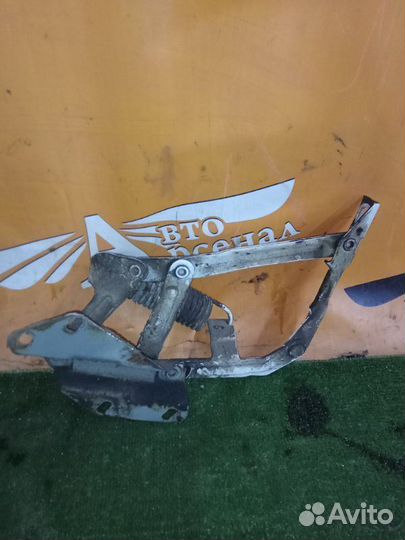 Петля капота Газ 31105 406 2005