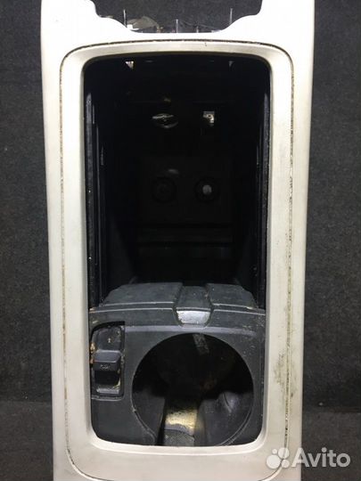 Подлокотник Opel Antara 2.2 A22DM 2011