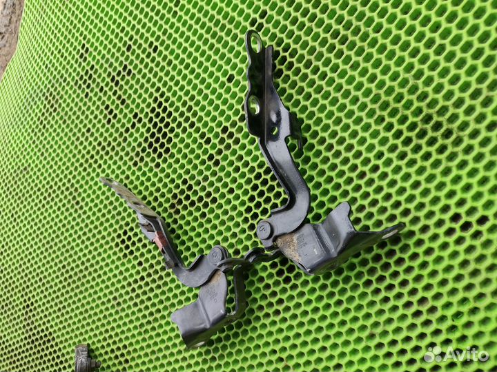 Петля капота левая правая для Geely emgrand 11-16