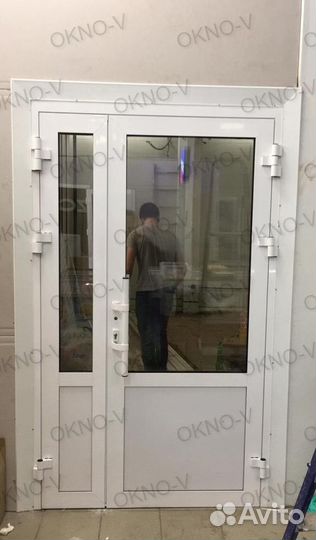 Входная пластиковая дверь