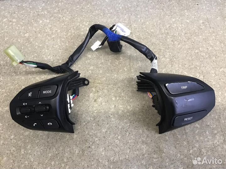 Кнопки мультируля Kia RIO 2017