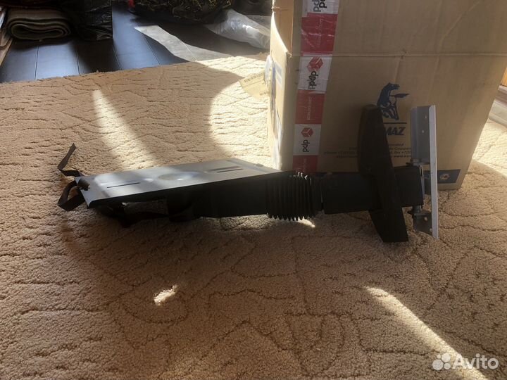 Настенная подставка для телевизора