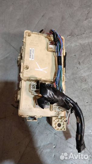 Блок предохранителей Toyota Avensis Verso 2001