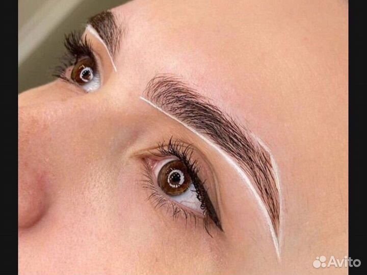 Оформление бровей/маникюр