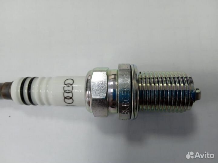 Свеча зажигания VAG 101000035HJ audi VW skoda