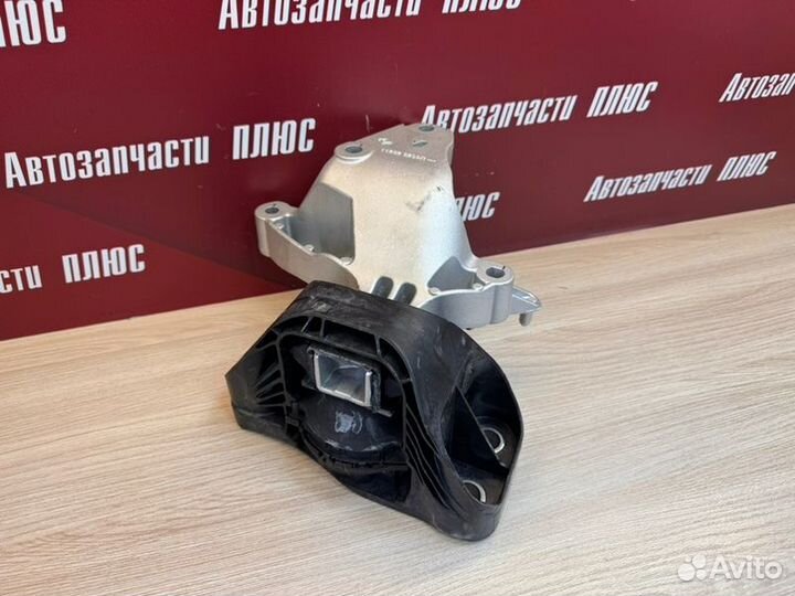 Опора двигателя правая Renault Duster 2