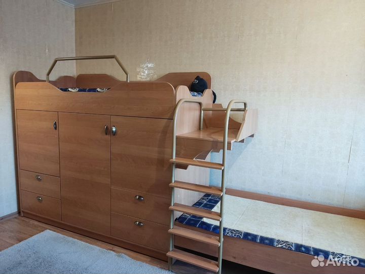 Детская кровать(двухъярусная) со шкафом