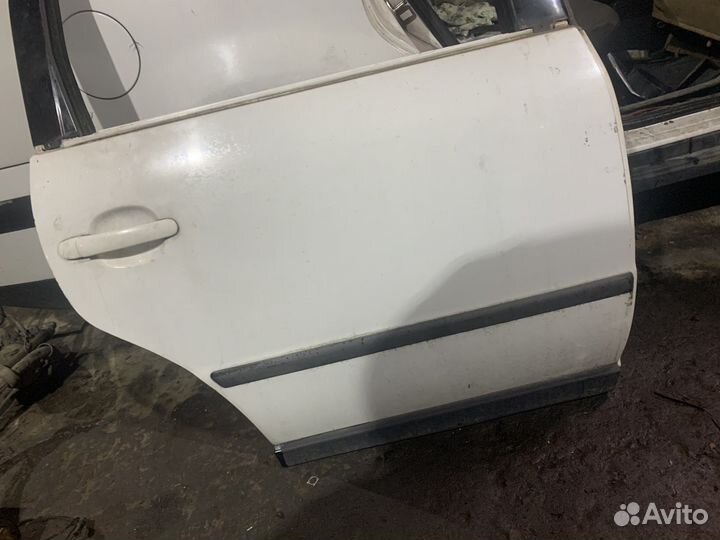 Дверь задняя правая vw passat b5