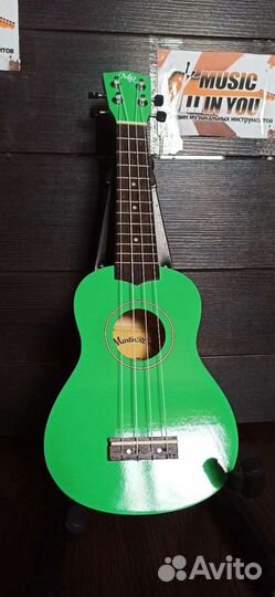 Укулеле сопрано + аксессуар
