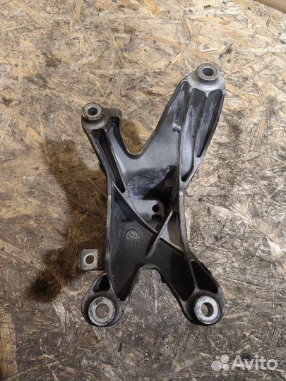 Кронштейн Двигателя Ауди А4 Б8 8K0199308AL