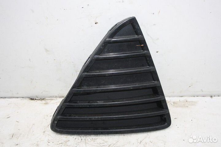 Решетка в бампер правая не под птф ford focus III