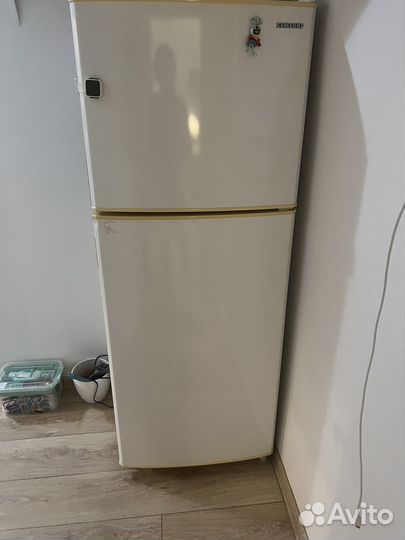 Холодильник Samsung