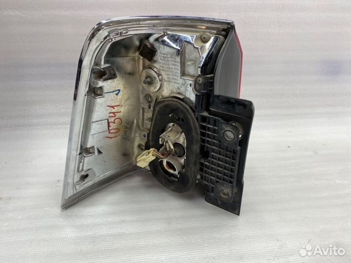 Фонарь задний правый Lexus Lx570 2012-2015