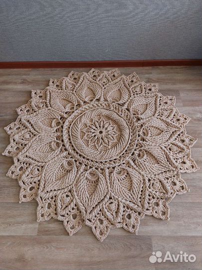 Ковер вязанный