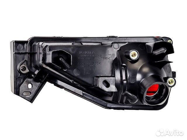 Фонарь левый задний в бампер Toyota Fortuner
