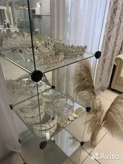 Продам две витрины стеклянные