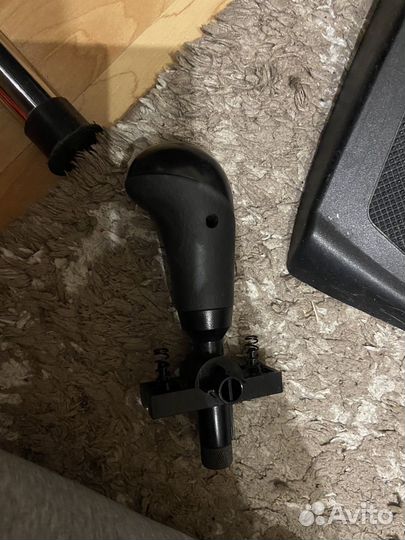 Игровой руль logitech momo