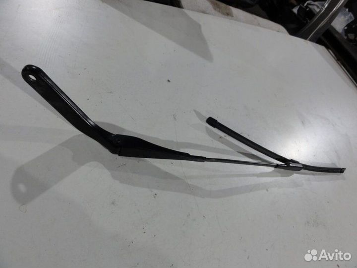 Поводок стеклоочистителя передний правый Bmw 1