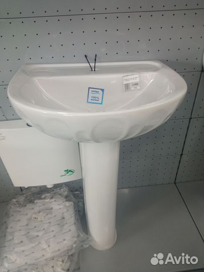 Раковина на пьедестале