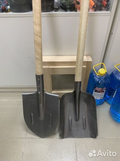 Лопата из рельсовой стали с черенком